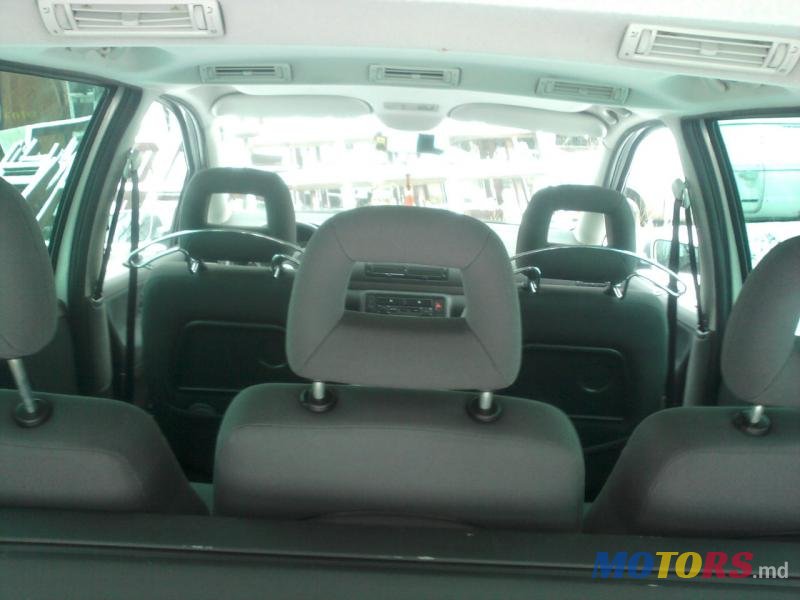 2004' Volkswagen Sharan photo #4