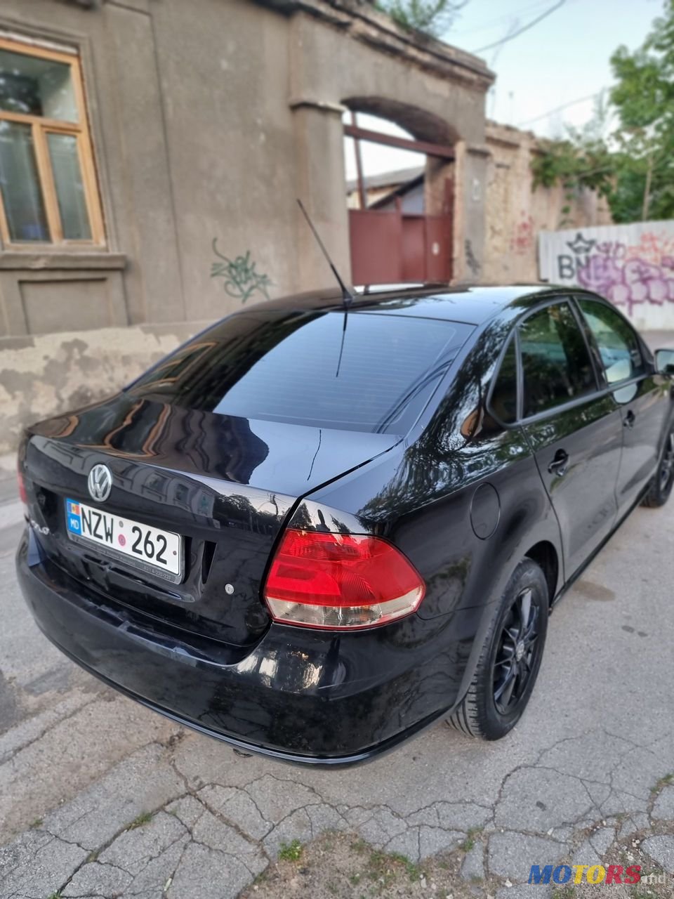 2012' Volkswagen Polo photo #6