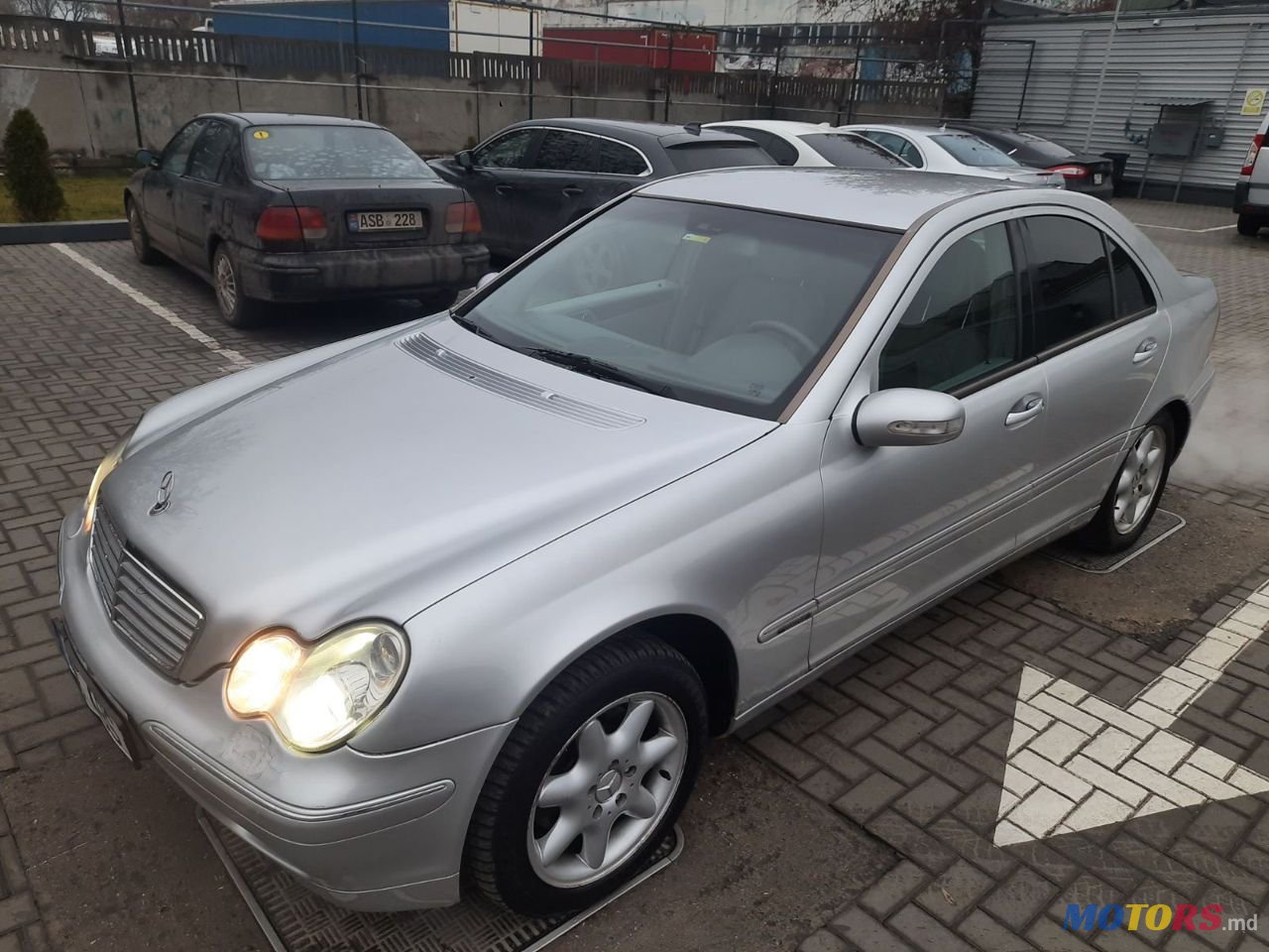 2003' Mercedes-Benz C Класс photo #2