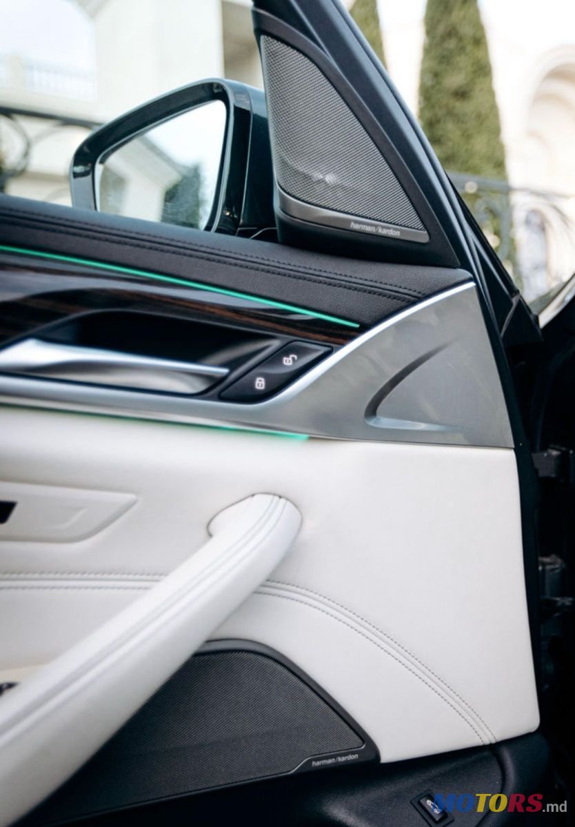 2017' BMW 5 Series photo #6