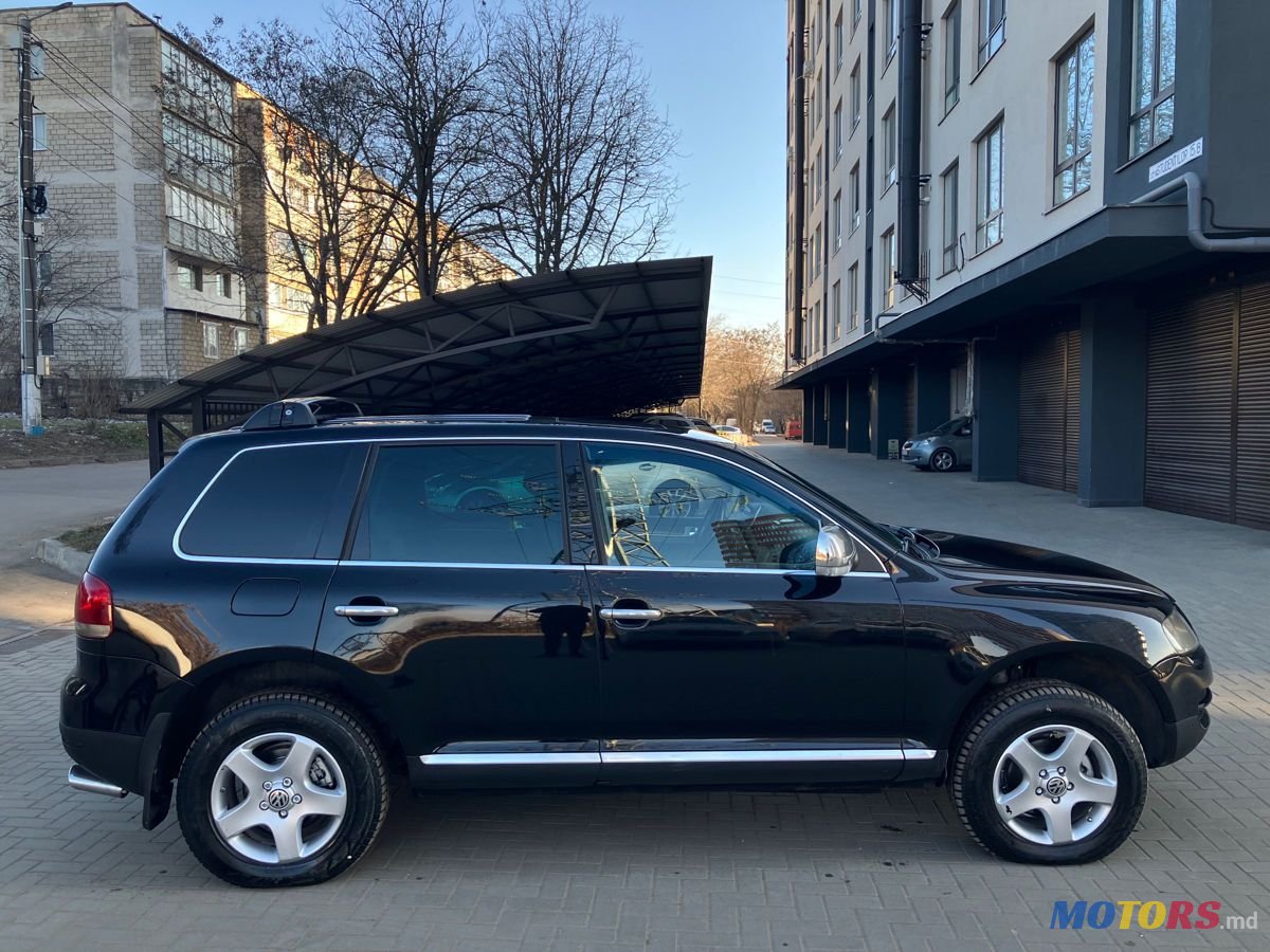 2006' Volkswagen Touareg photo #5