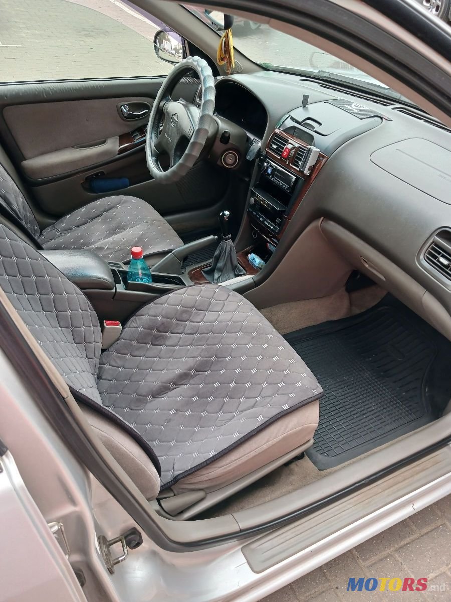 2001' Nissan Maxima photo #4