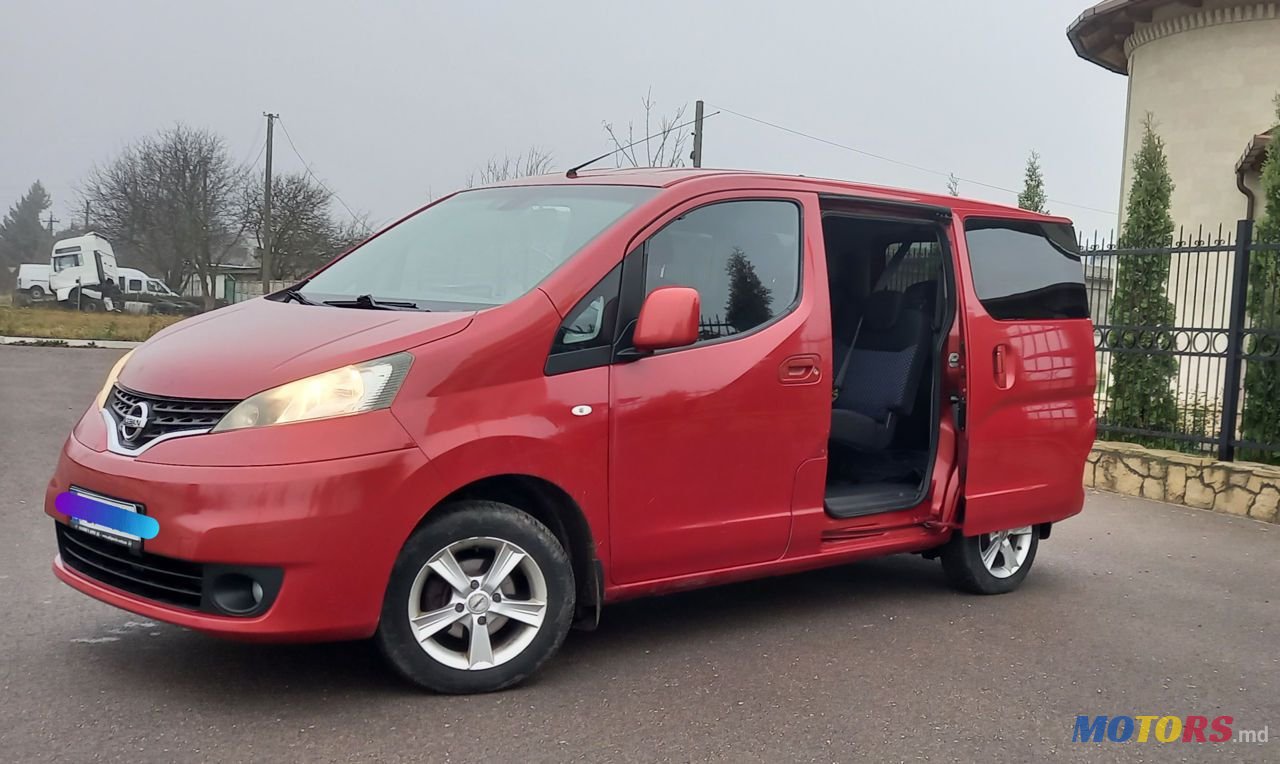 2012' Nissan Nv200 photo #2
