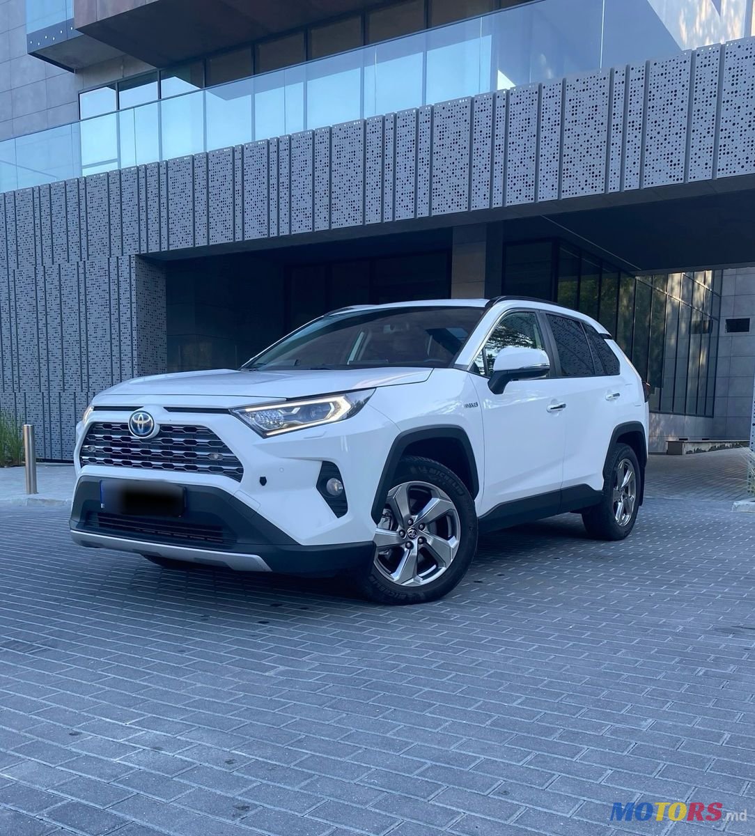 2019' Toyota RAV4 photo #6