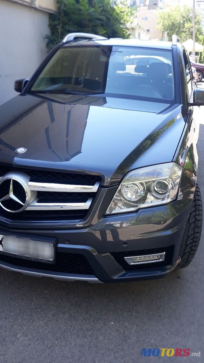 2011' Mercedes-Benz GLK-Class photo #5