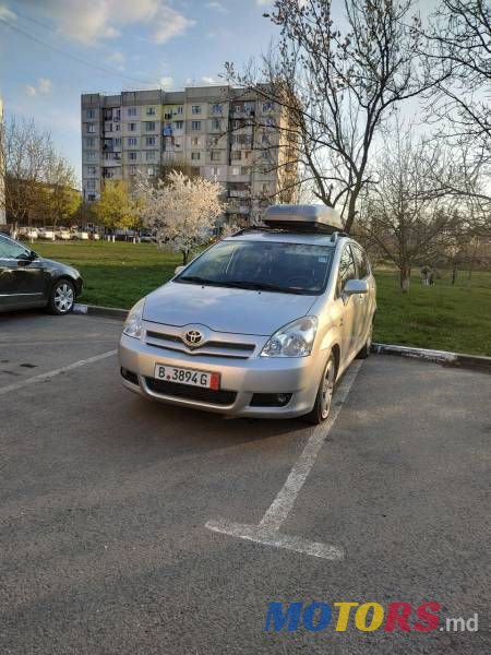 2006' Toyota Corolla Verso photo #1