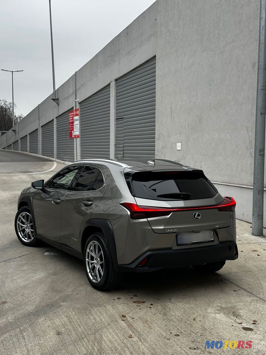 2019' Lexus UX photo #3