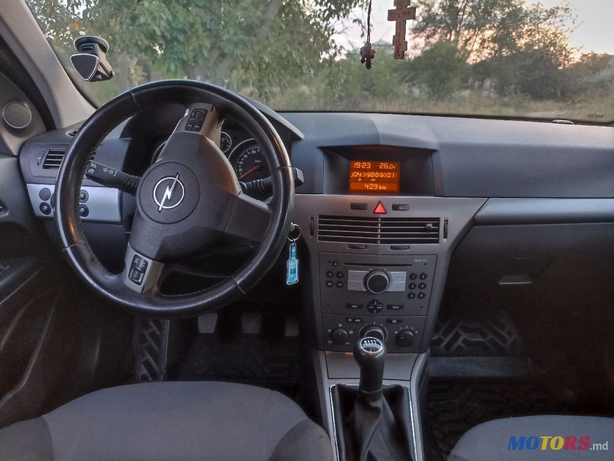 2006' Opel Astra photo #6