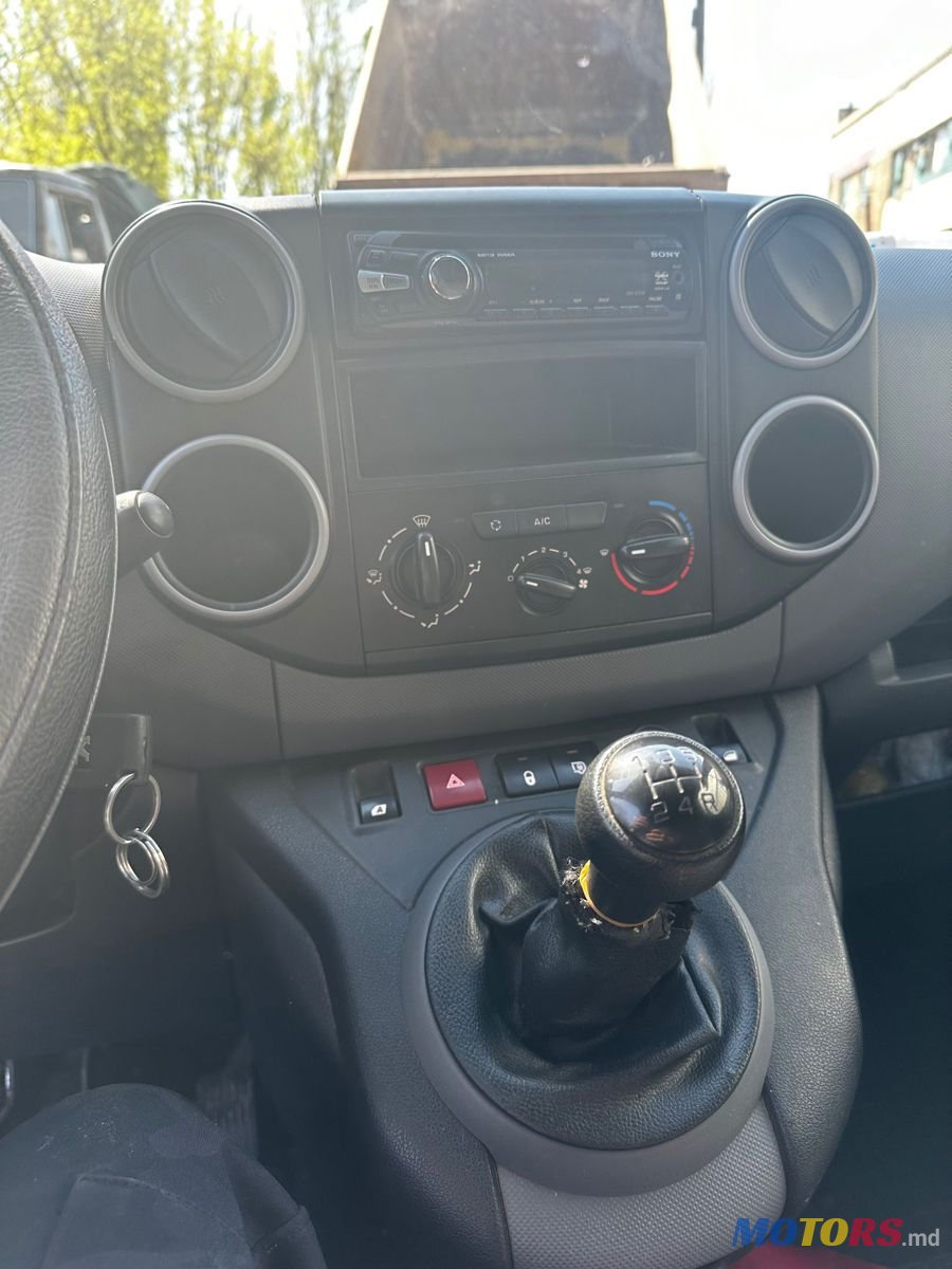 2016' Peugeot Partner photo #5