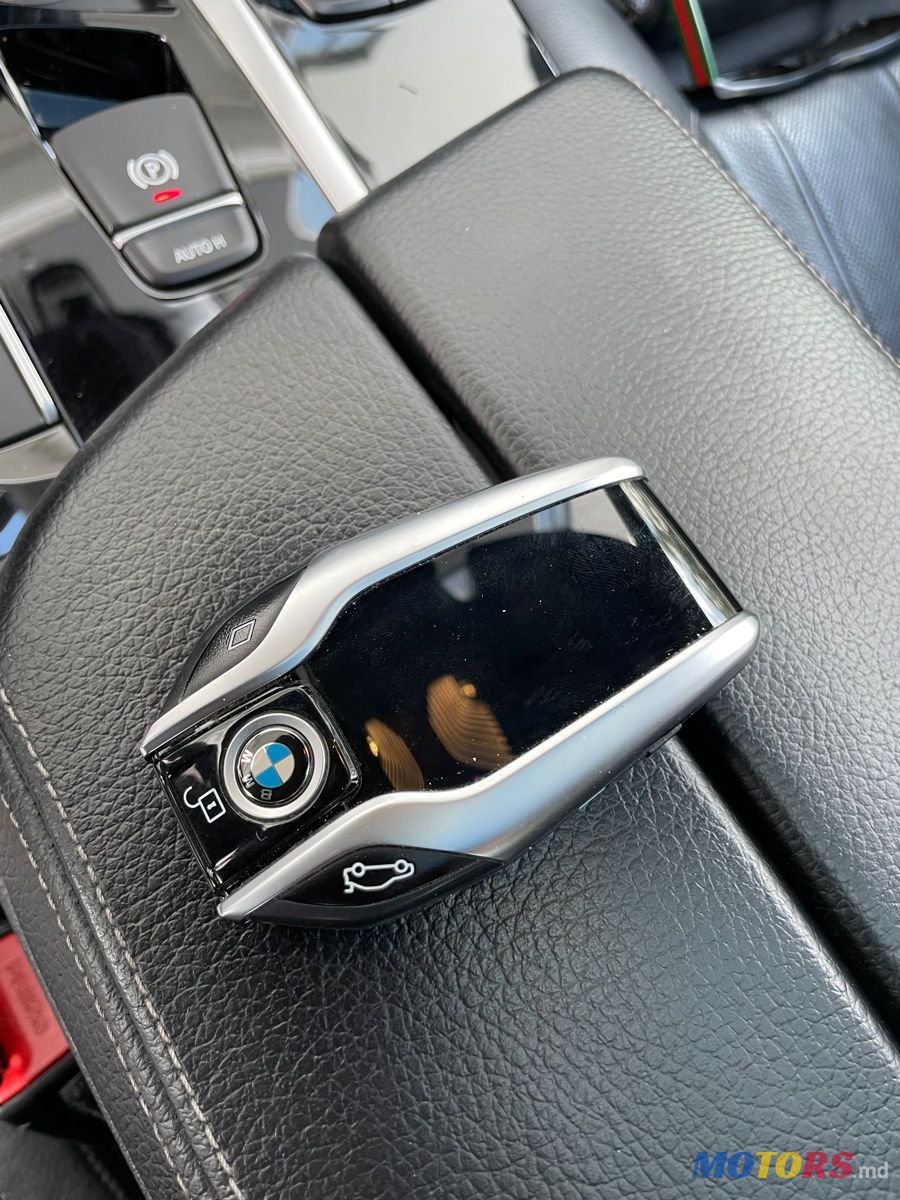 2017' BMW 5 Series photo #5