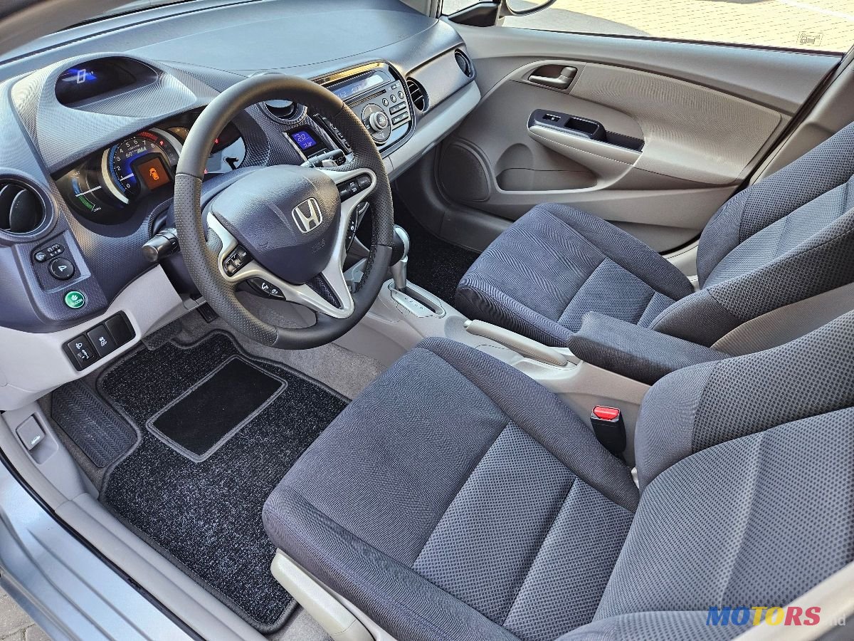2010' Honda Insight photo #6