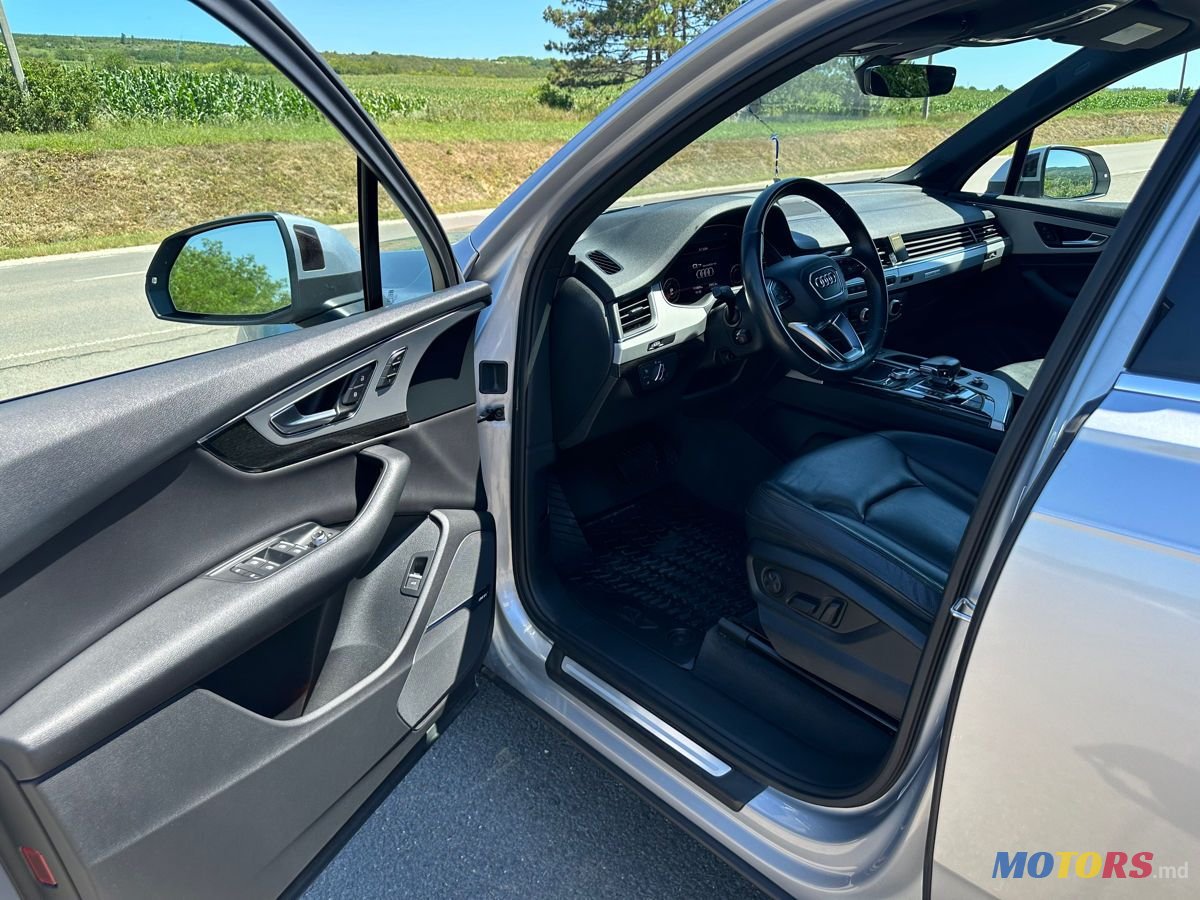 2017' Audi Q7 photo #5