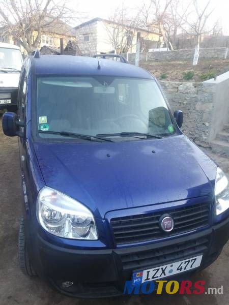 2009' Fiat Doblo photo #2
