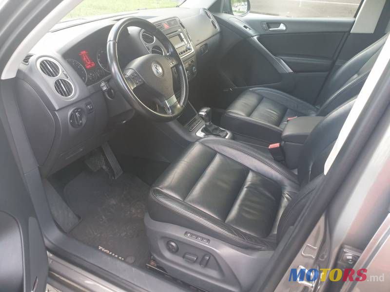 2009' Volkswagen Tiguan photo #6