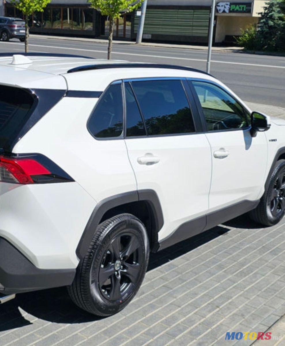2020' Toyota RAV4 photo #2