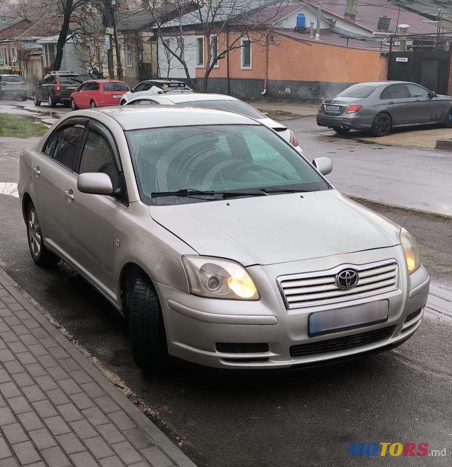 2004' Toyota Avensis photo #2