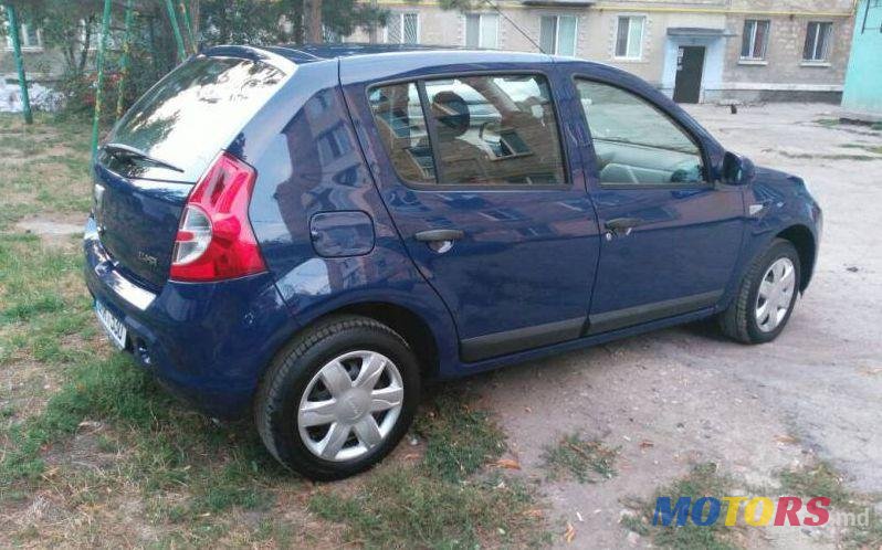 2010' Dacia Sandero photo #2