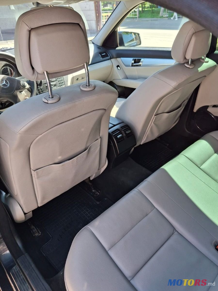 2010' Mercedes-Benz C-Class photo #5