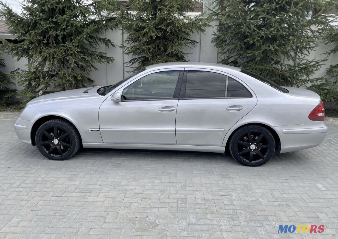 2005' Mercedes-Benz E Класс photo #4