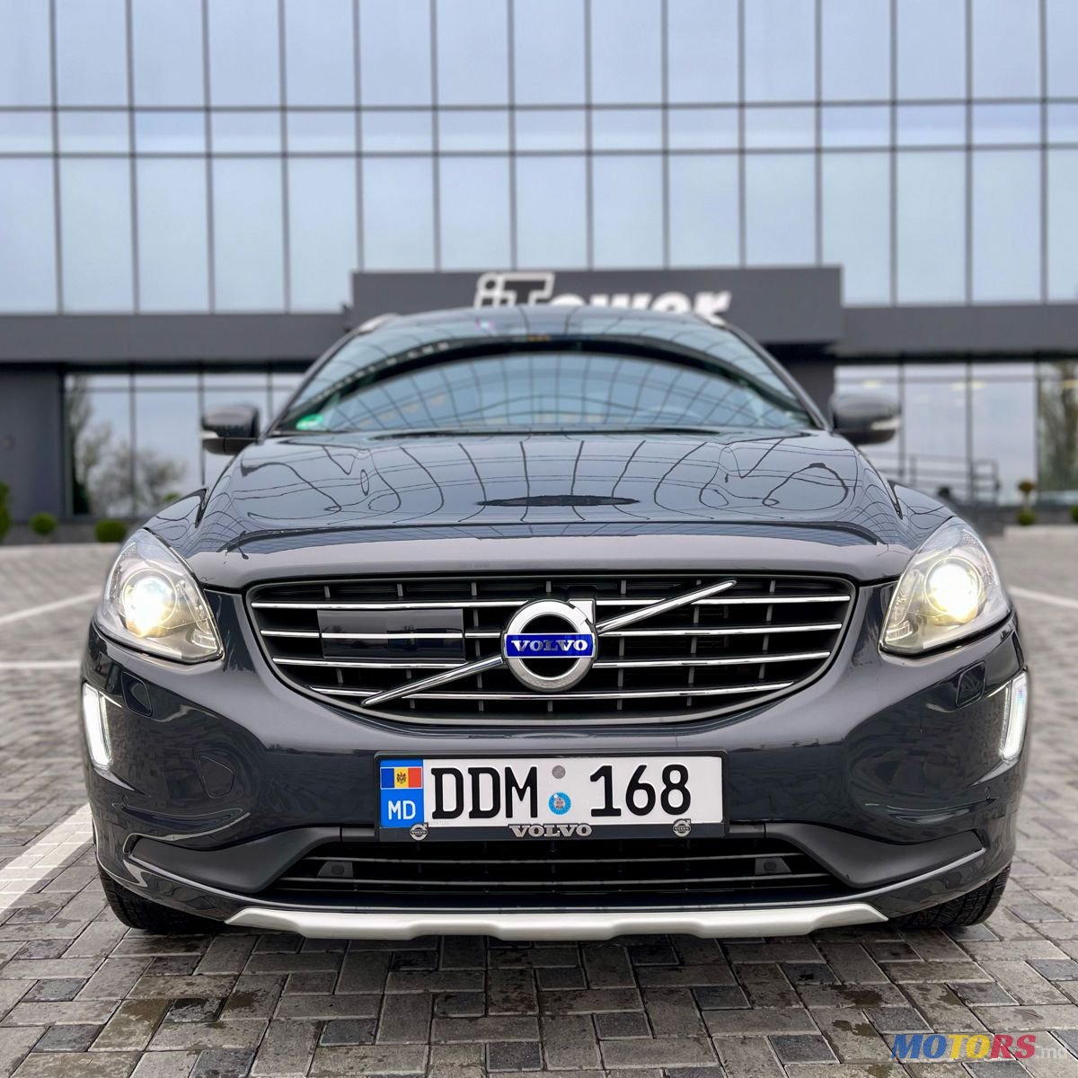 2015' Volvo XC60 photo #2