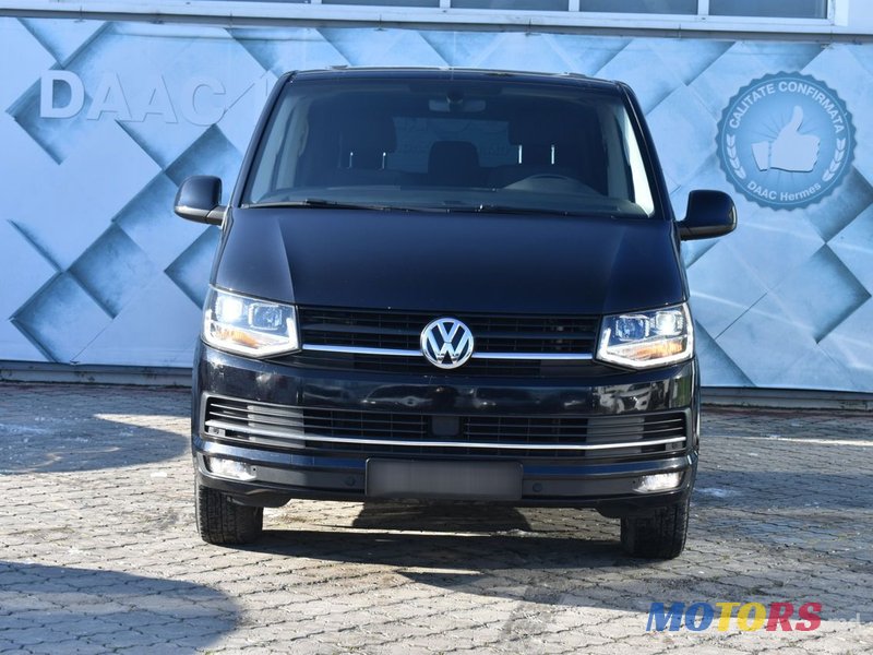2016' Volkswagen Transporter photo #2