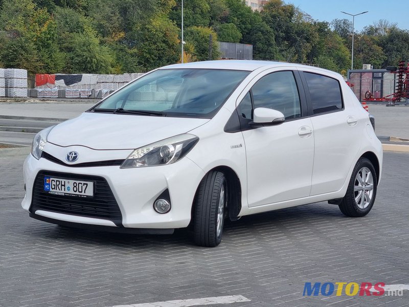 2013' Toyota Yaris photo #1