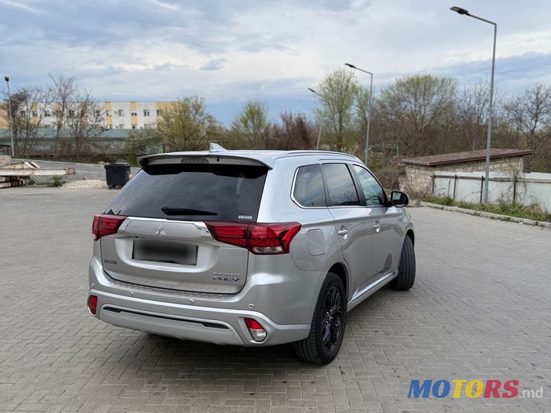 2018' Mitsubishi Outlander photo #4