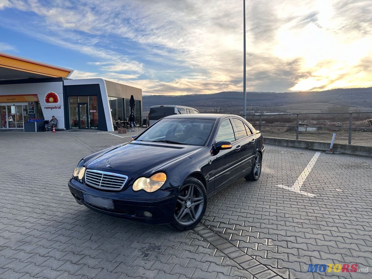 2002' Mercedes-Benz C-Class photo #1