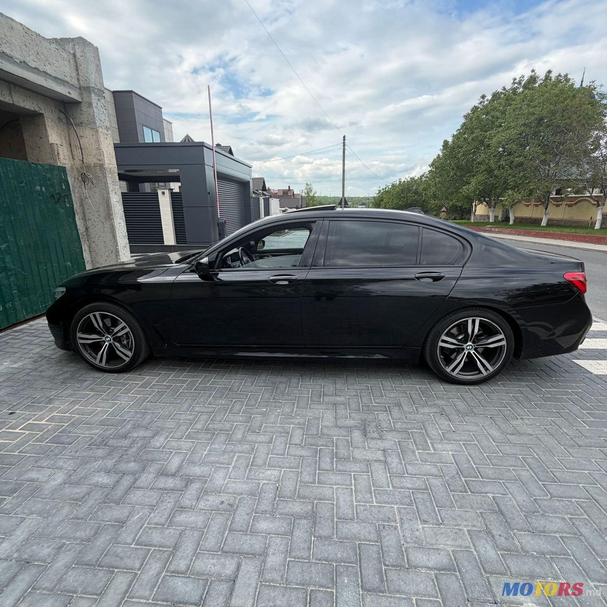 2016' BMW 7 Series photo #3