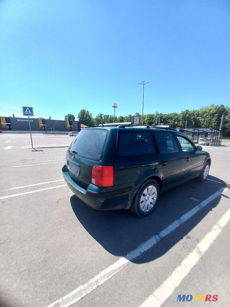 2000' Volkswagen Passat photo #2