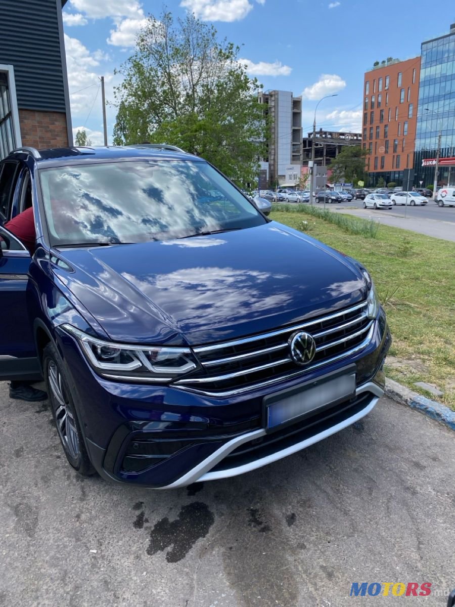 2023' Volkswagen Tiguan photo #1
