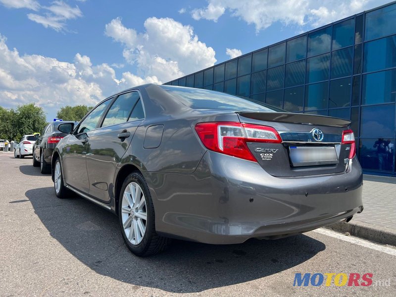 2013' Toyota Camry photo #2