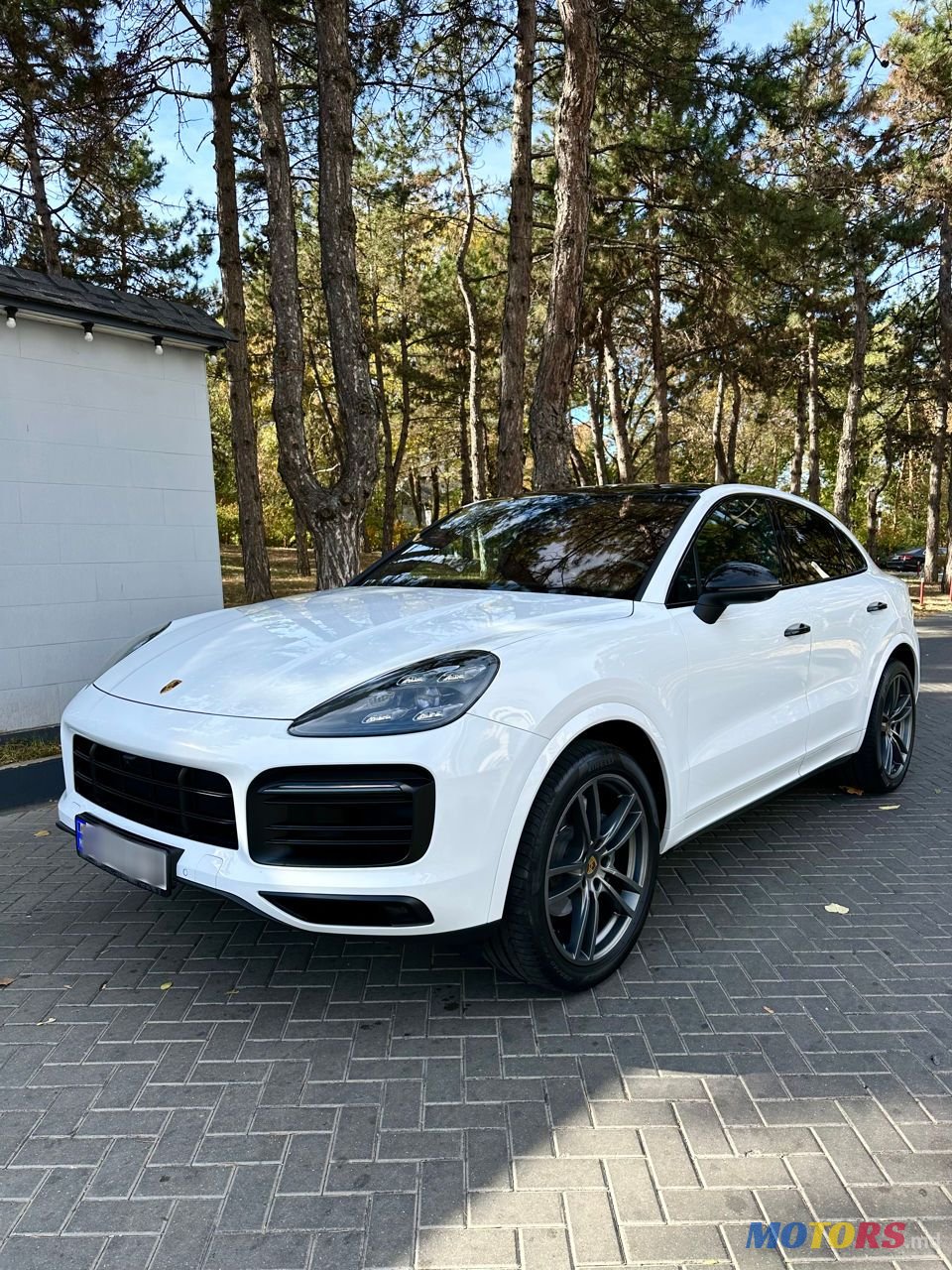 2020' Porsche Cayenne Coupe photo #1