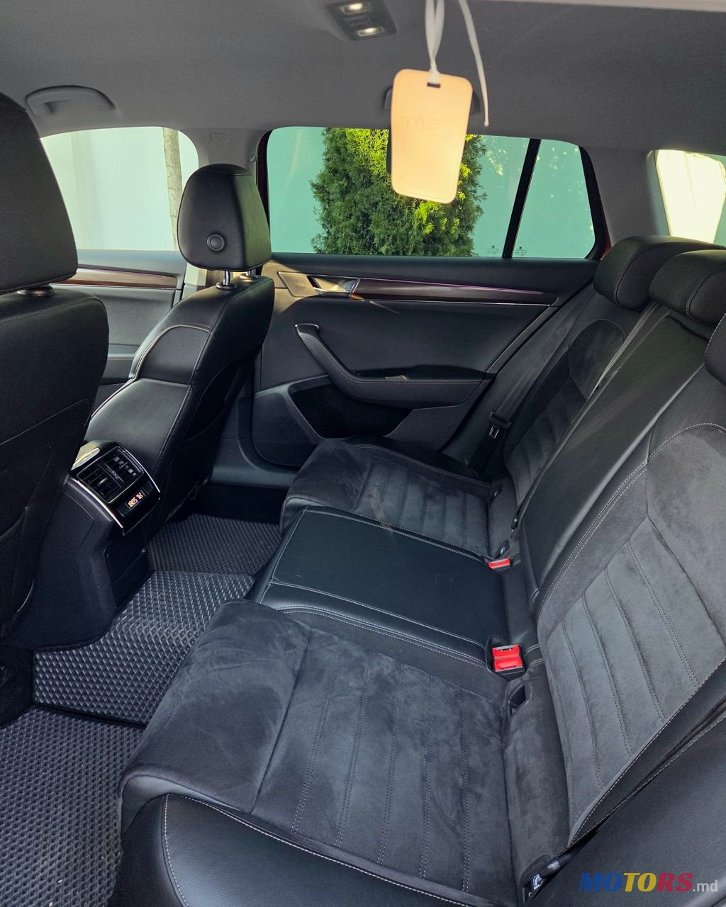 2020' Skoda Superb photo #5
