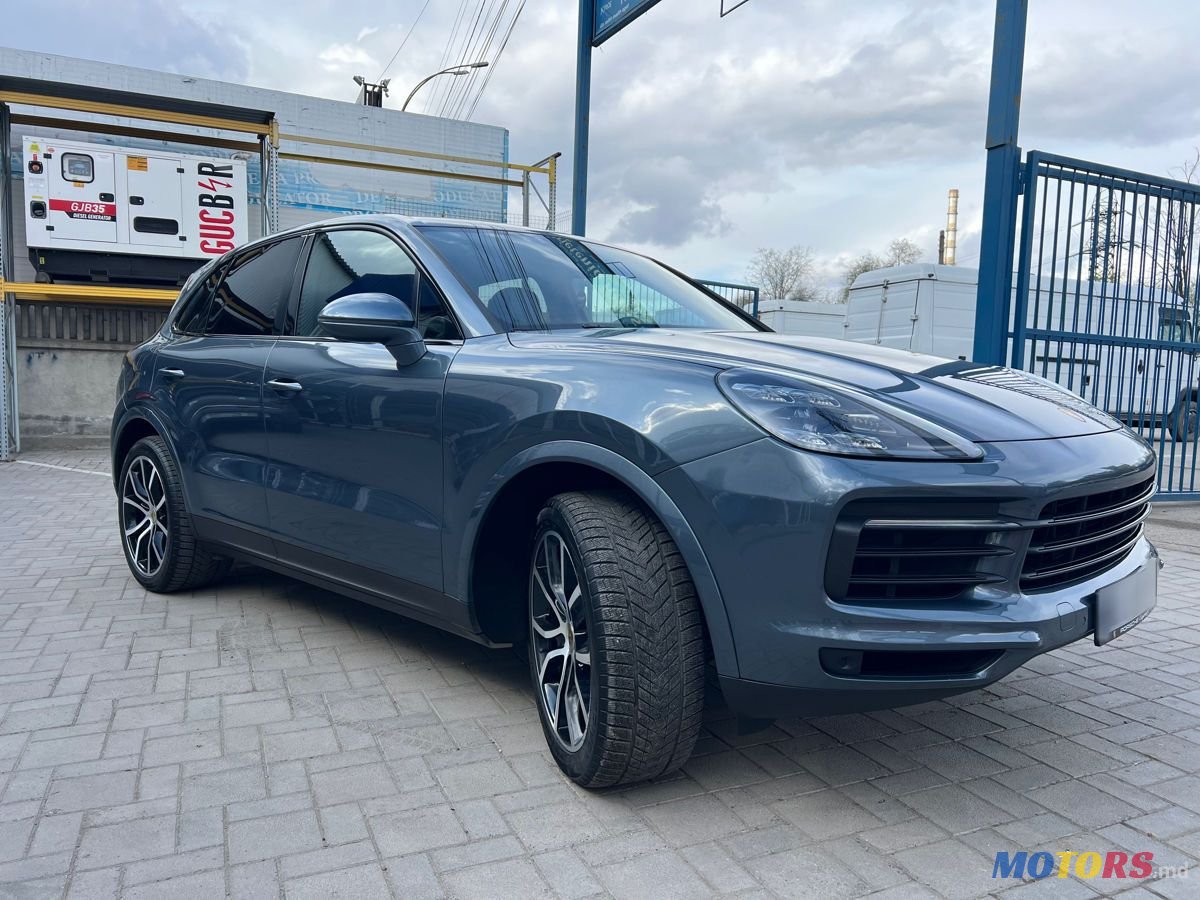 2019' Porsche Cayenne photo #2
