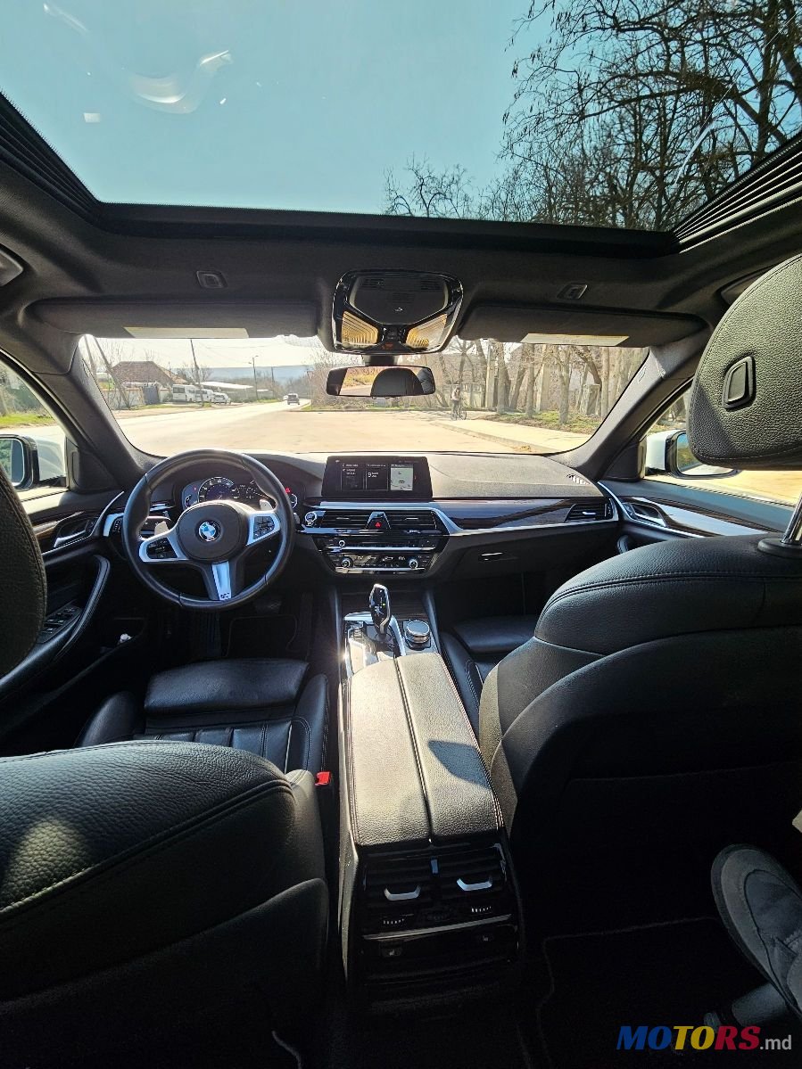 2017' BMW 5 Series photo #6