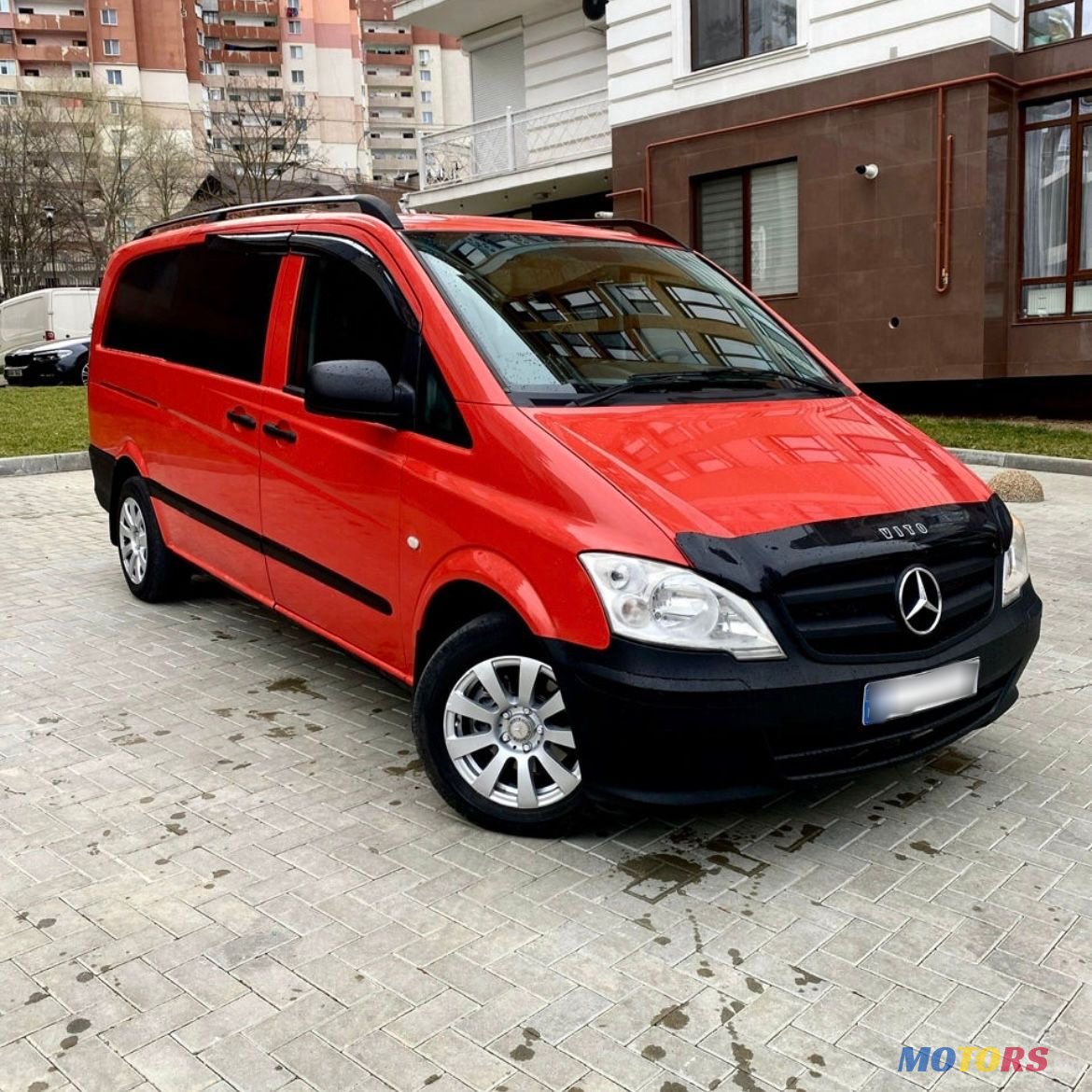 2011' Mercedes-Benz Vito photo #2