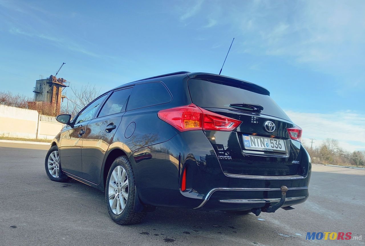 2014' Toyota Auris photo #5