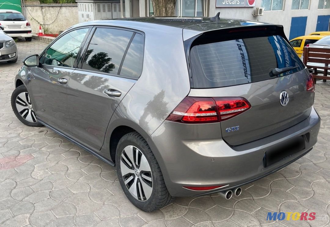 2015' Volkswagen Golf photo #3