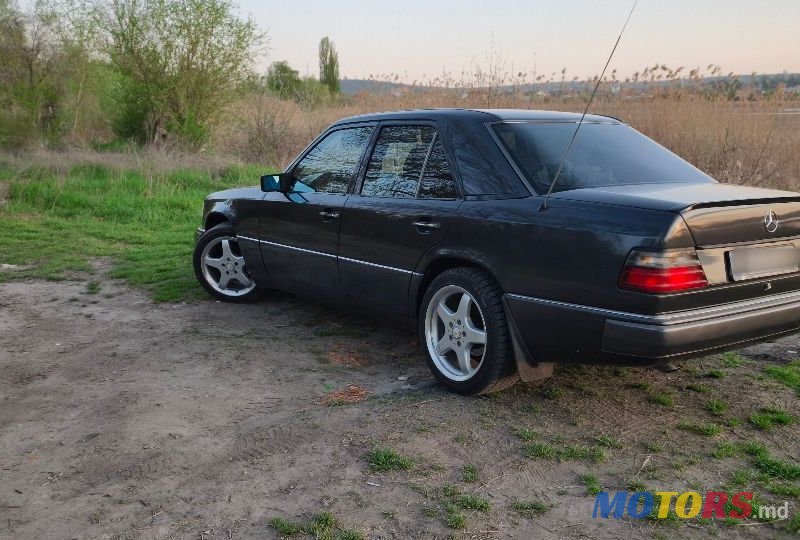 1993' Mercedes-Benz E-Class photo #5