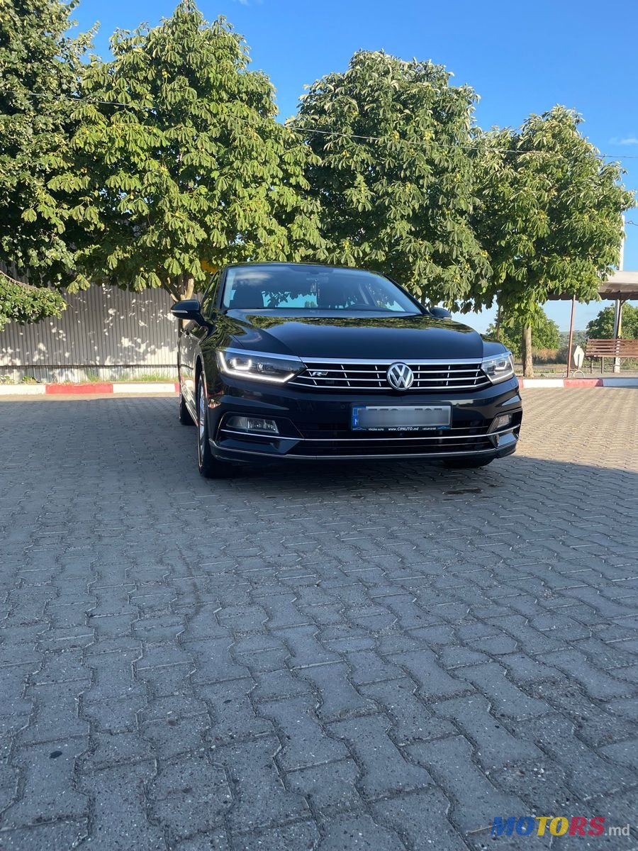 2018' Volkswagen Passat photo #2