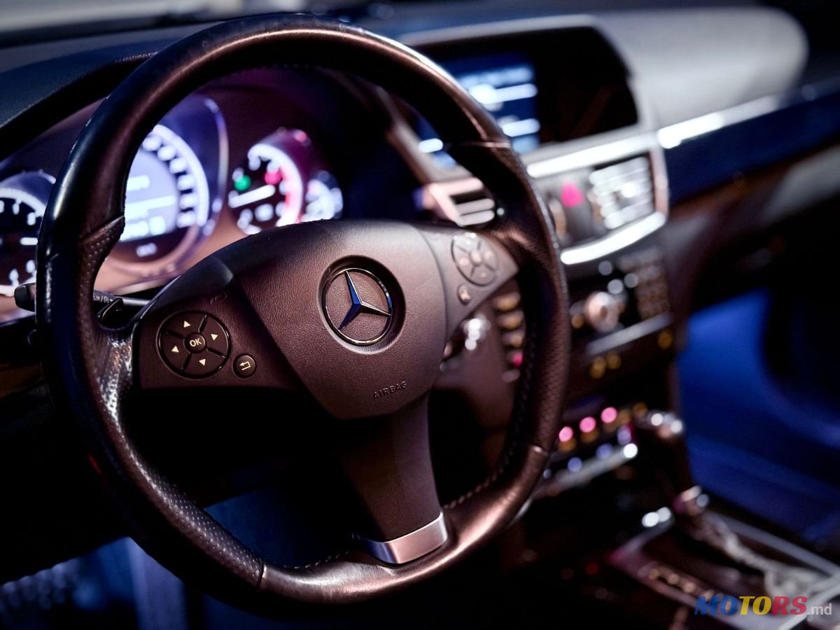2010' Mercedes-Benz E-Class photo #4