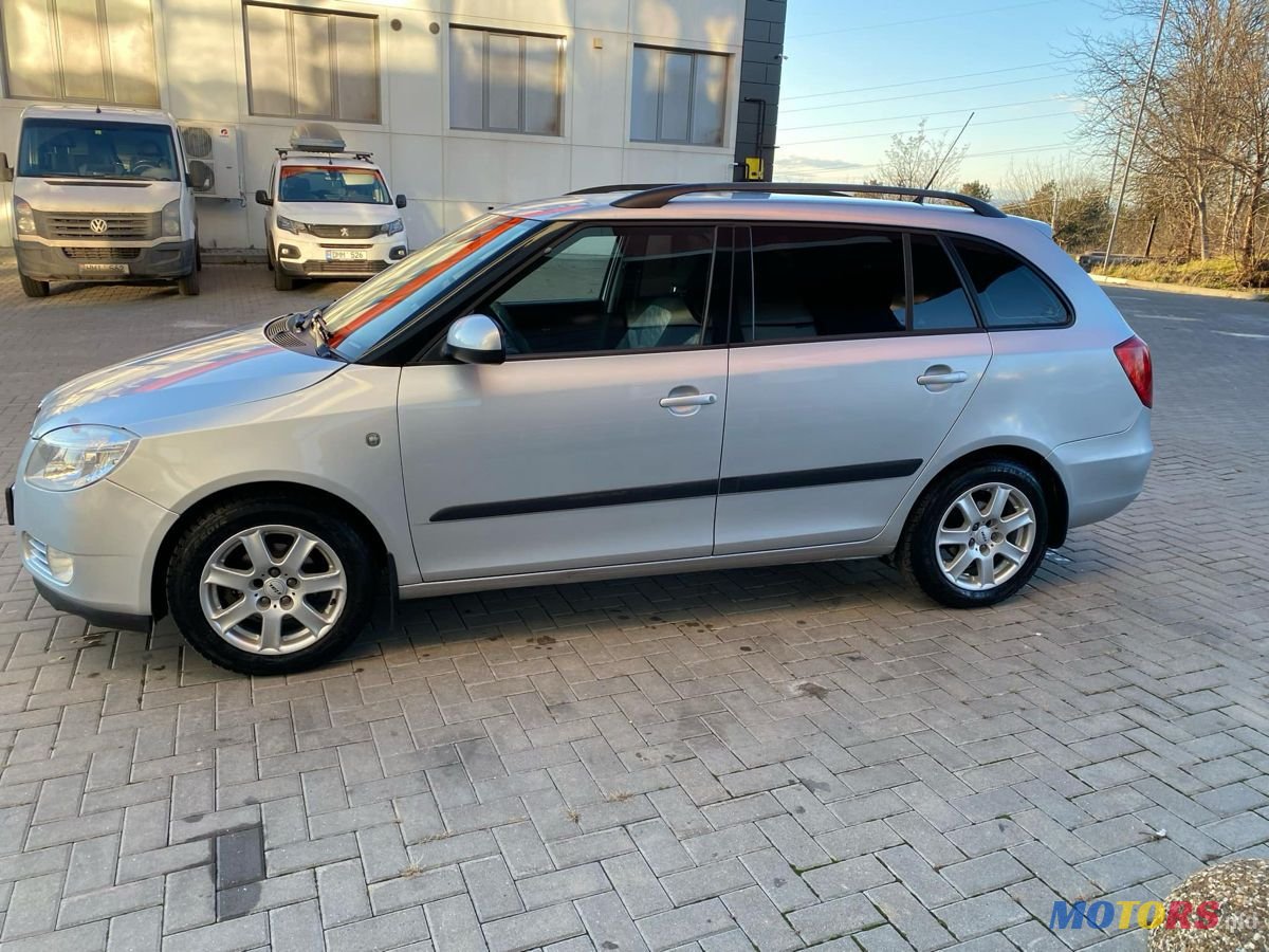 2008' Skoda Fabia photo #4