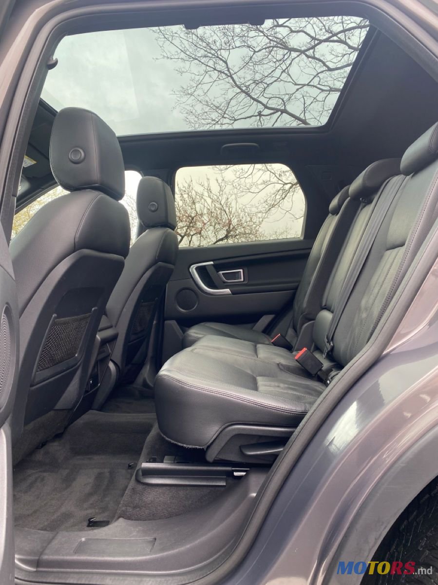 2016' Land Rover Discovery Sport photo #4