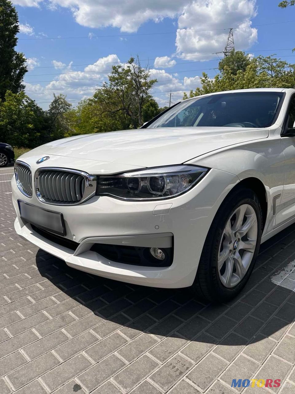 2013' BMW 3 Series Gran Turismo photo #2