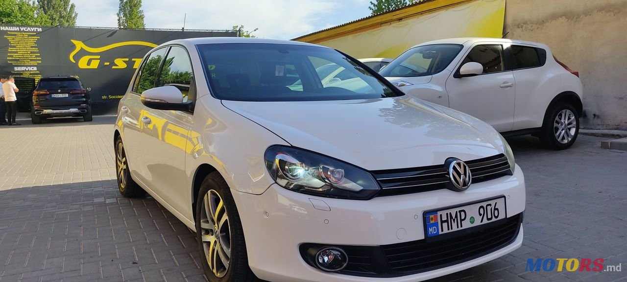 2010' Volkswagen Golf photo #2