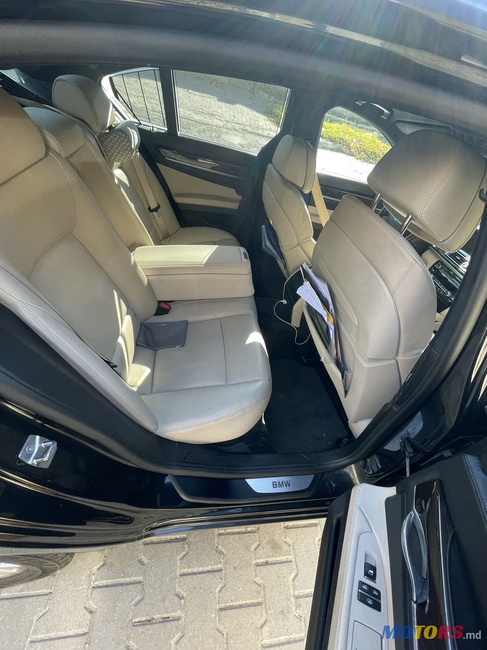 2010' BMW 7 Series photo #2