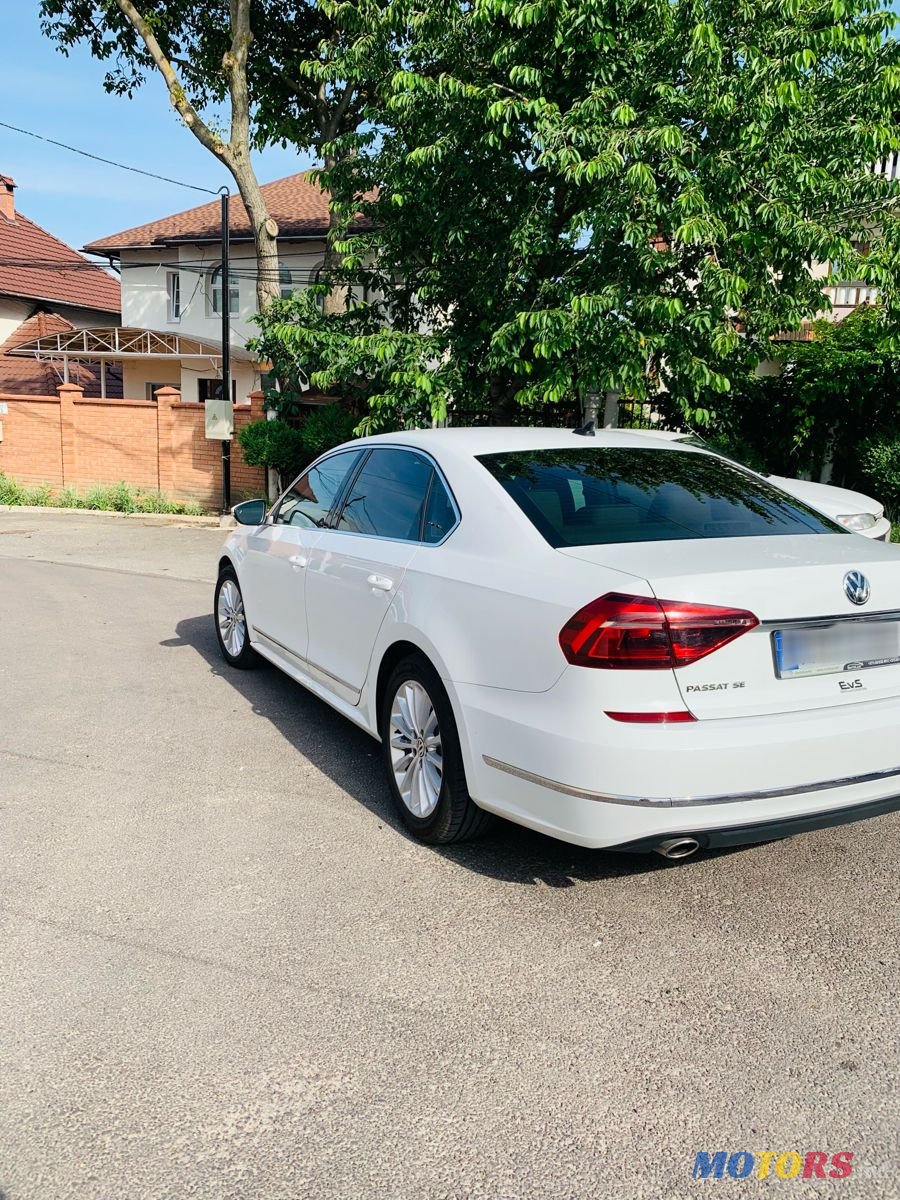 2016' Volkswagen Passat photo #3