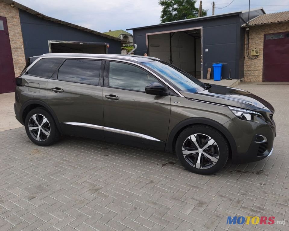 2020' Peugeot 5008 photo #1