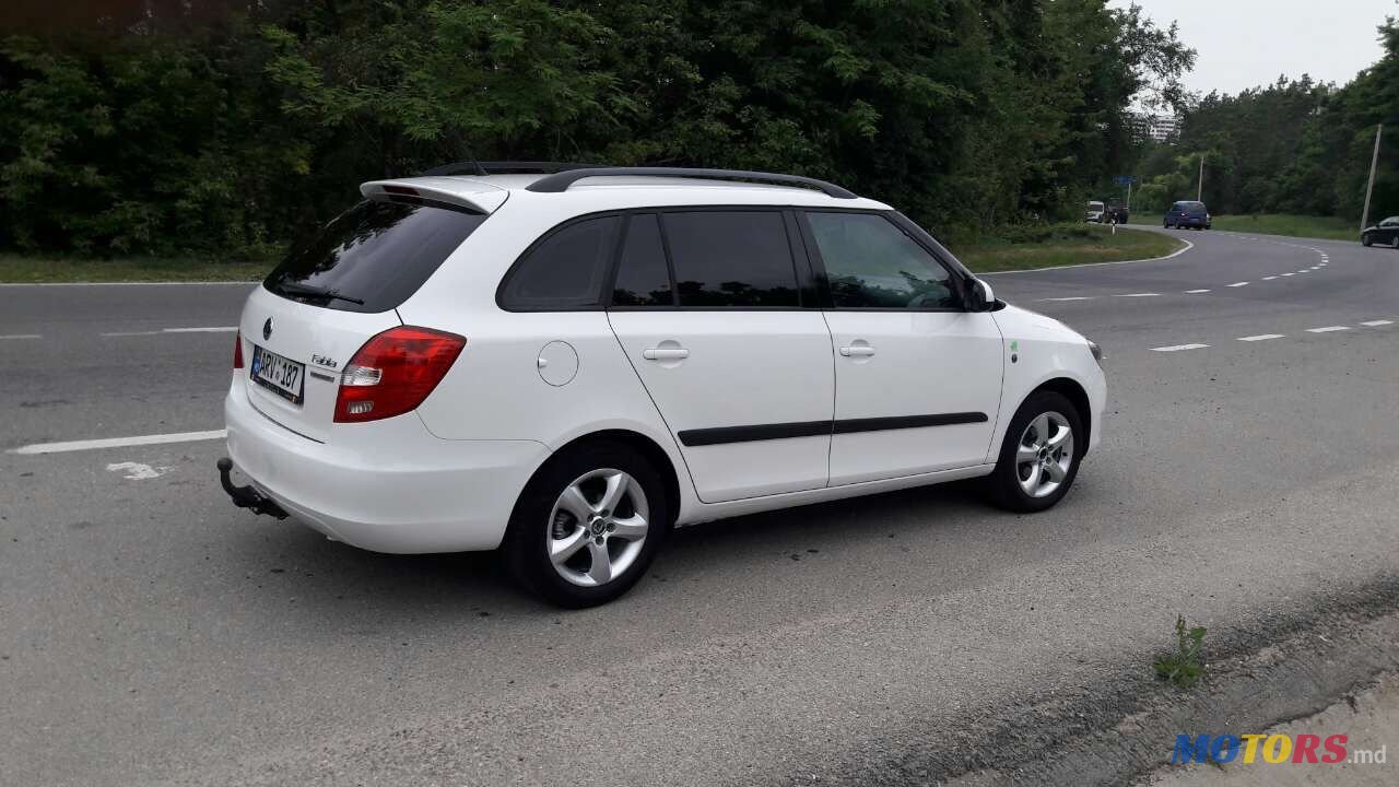 2012' Skoda Fabia photo #1